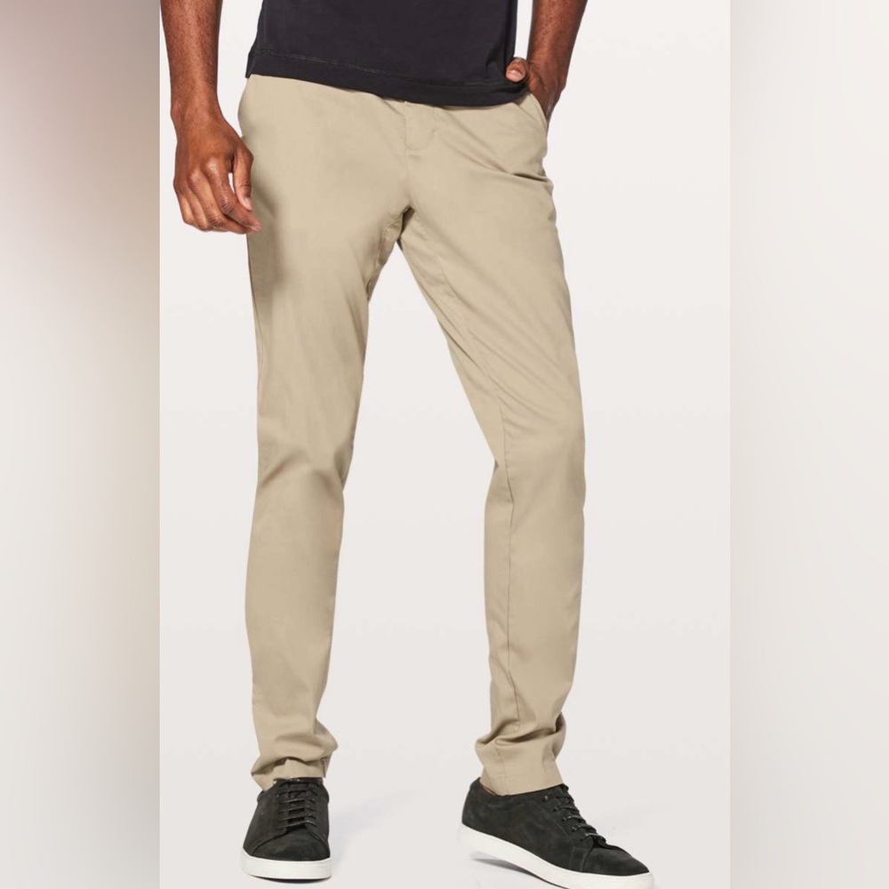 Lululemon Chino Classic Pants Mens 32x30 Beige Flat Front Stretch Casual Wicking